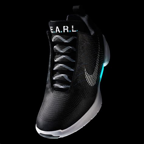 nike hyperadapt self lacing